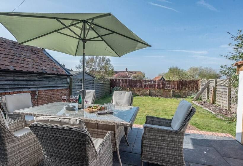 Lovely South Facing Garden, Close To Beach, Aldeburgh