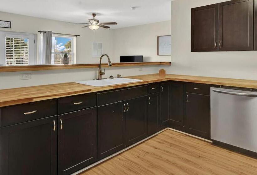 فندق على الطريق Bahama Breeze Suites