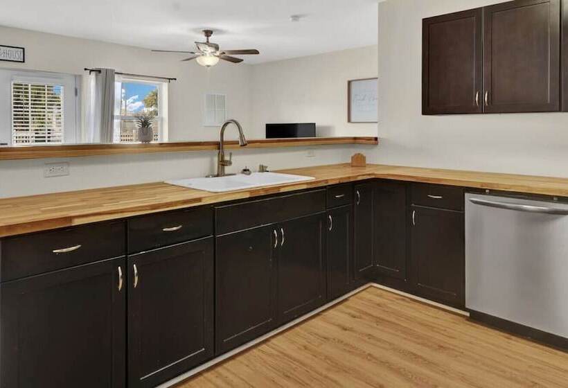 فندق على الطريق Bahama Breeze Suites