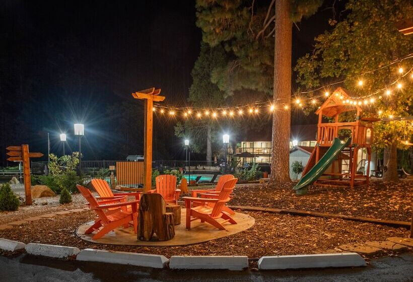 מוטל Buck Meadows Lodge