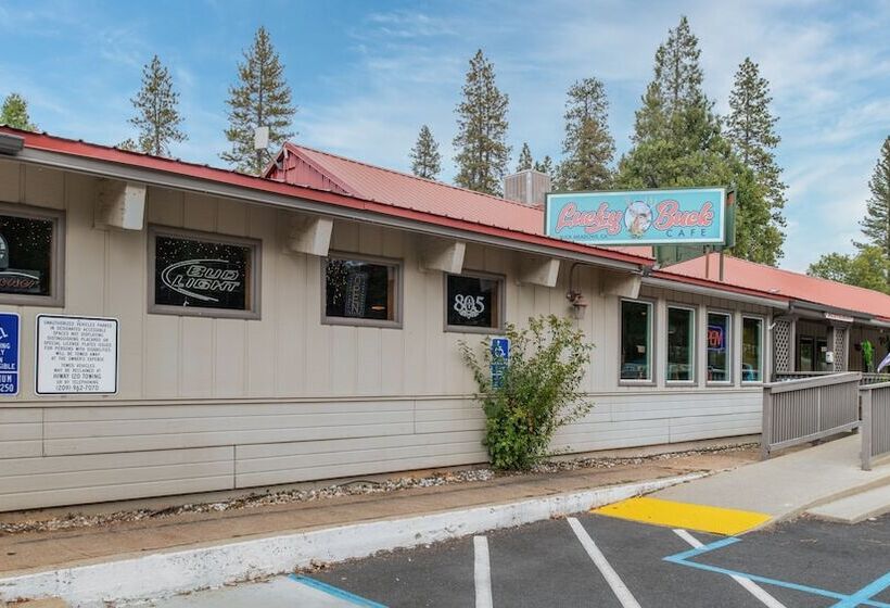 מוטל Buck Meadows Lodge