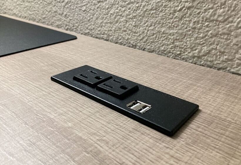 מוטל Buck Meadows Lodge