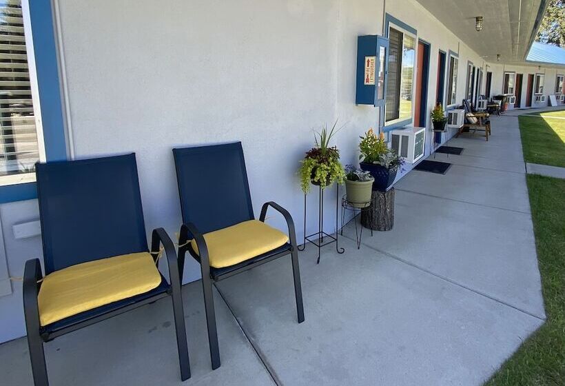 فندق على الطريق Columbia Point Resort