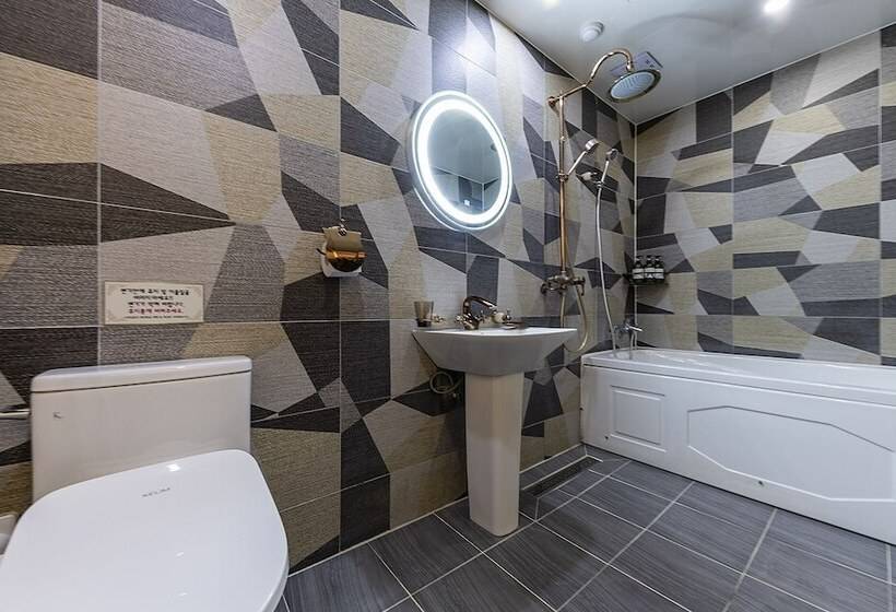 モーテル Namwon King