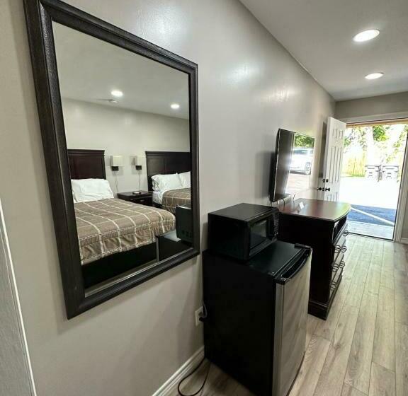 モーテル Sabinal Inn