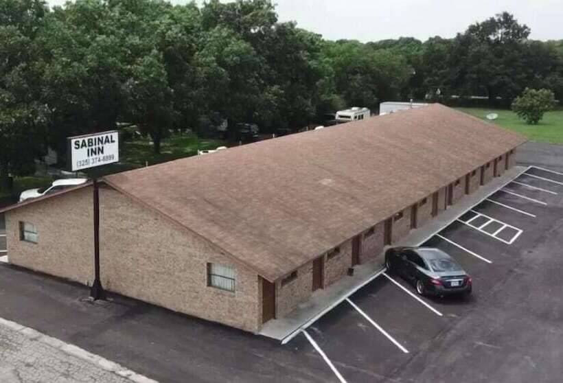 モーテル Sabinal Inn