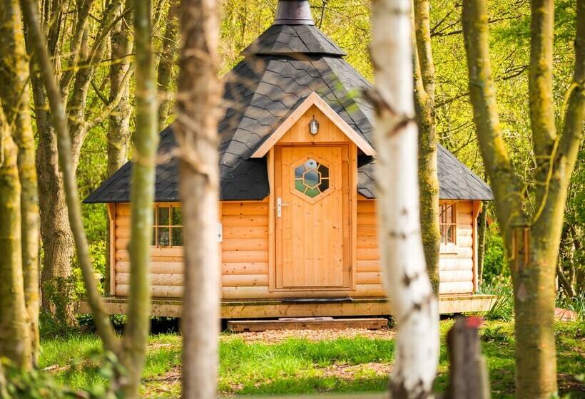 Narrowboat With Hot Tub, Spa, Cruising And More