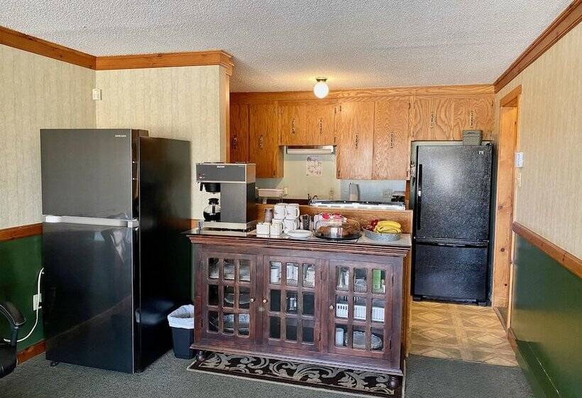 New Age Motel Inn