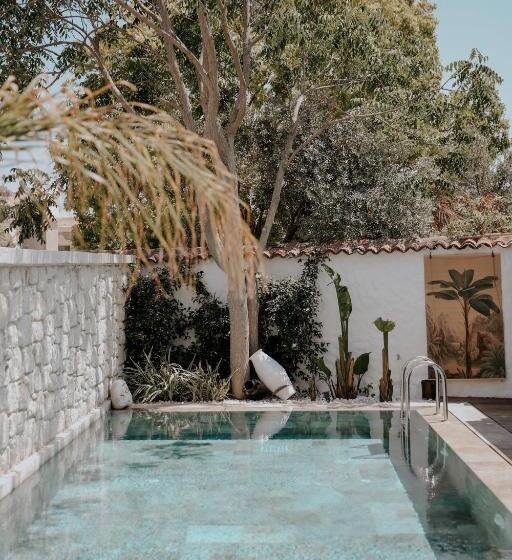 Paye Alaçatı Butik Otel