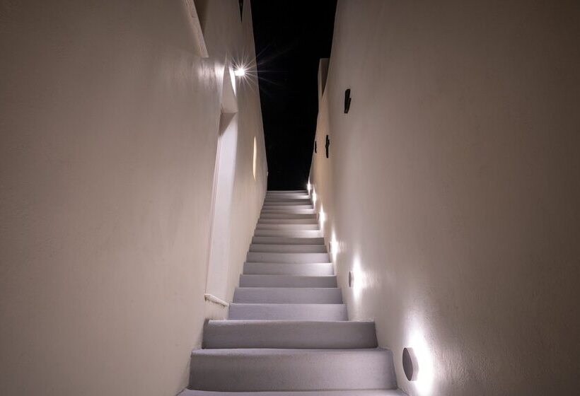 Пансион Wine And Yard Caves