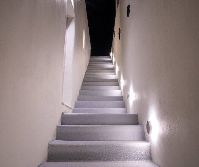 Пансион Wine And Yard Caves