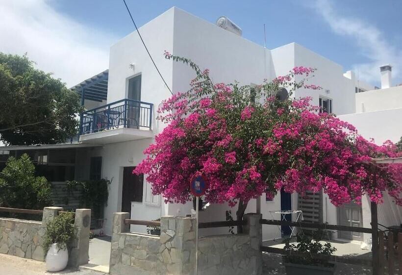 펜션 Kamara Rooms In Naousa