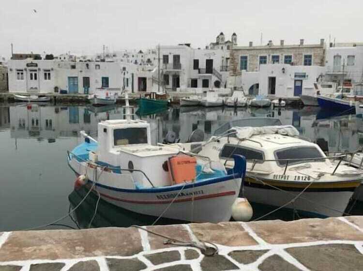 펜션 Kamara Rooms In Naousa