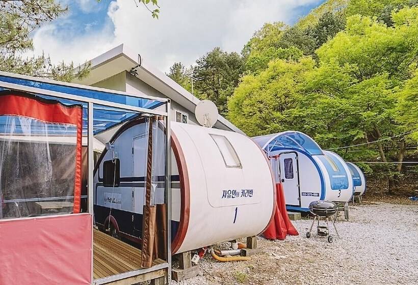 פנסיון Chuncheon Jayooinui Spacaravan