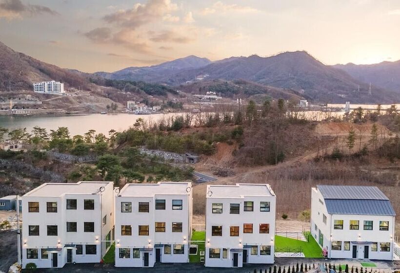 Pensão Gapyeong Belloci Firstige Partypoolvilla