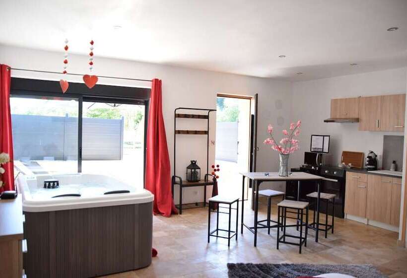 بنسيون Gites Spa De Charme L Etoile Spa