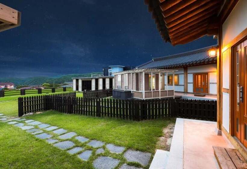 Pension (Hôtel basse catégorie) Gyeongju Onmaru Hanok Pool Villa