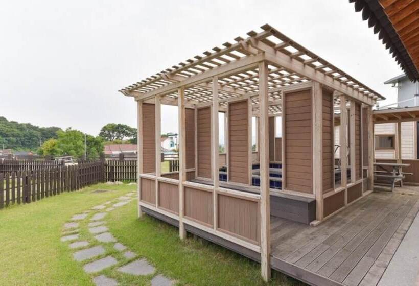 Pension (Hôtel basse catégorie) Gyeongju Onmaru Hanok Pool Villa