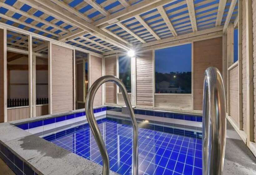 Pension (Hôtel basse catégorie) Gyeongju Onmaru Hanok Pool Villa