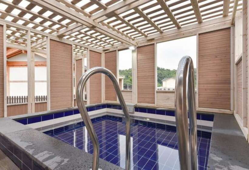 Pension (Hôtel basse catégorie) Gyeongju Onmaru Hanok Pool Villa