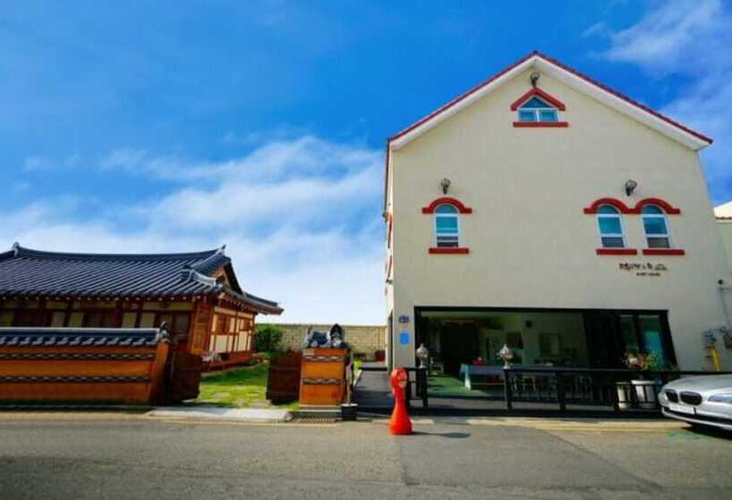 Pensione Jeonju Deokindang And Su Guesthouse