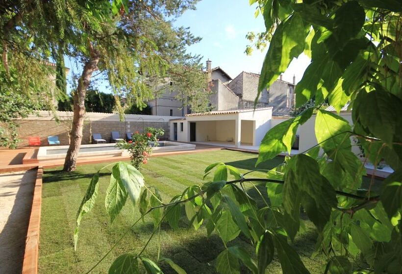 פנסיון La Maison De L Olivier