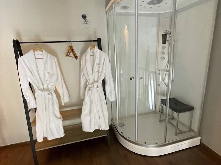 פנסיון La Maison De L Olivier