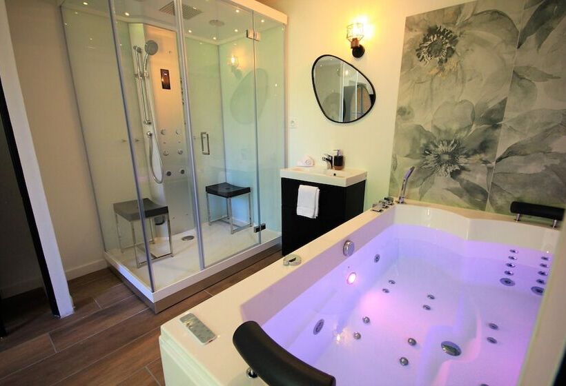 פנסיון La Maison De L Olivier