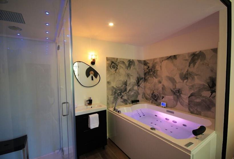 פנסיון La Maison De L Olivier