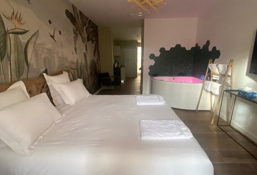 פנסיון La Maison De L Olivier