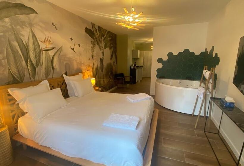 פנסיון La Maison De L Olivier