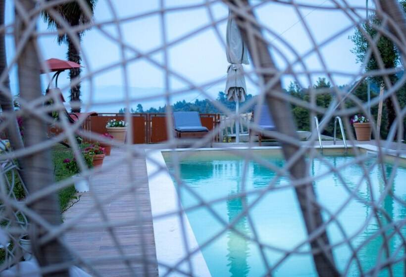 פנסיון Pefkohori Golden Mountain Beach Resort