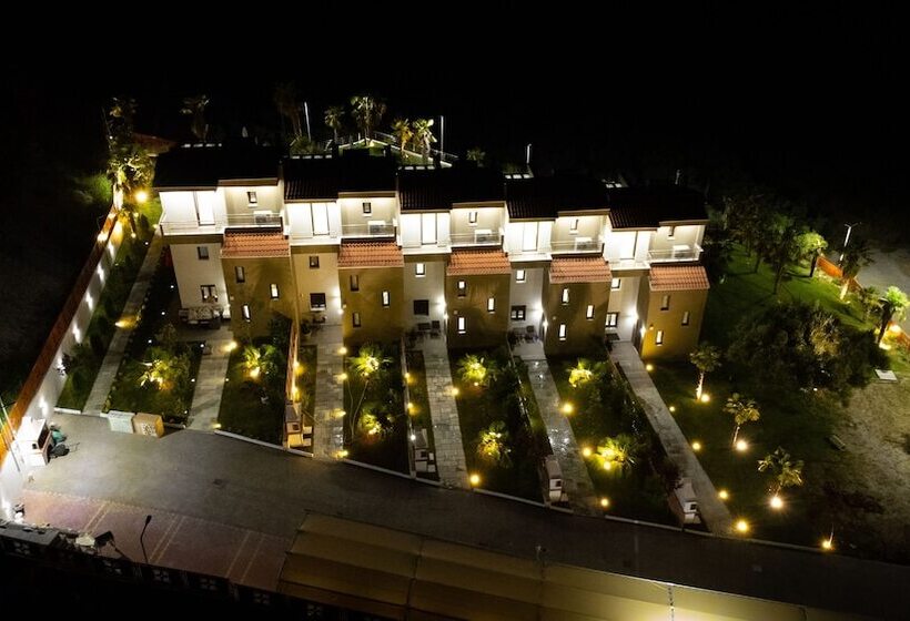 פנסיון Pefkohori Golden Mountain Beach Resort