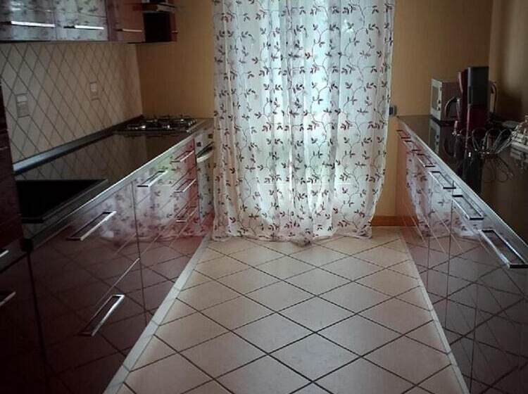 ペンション Room In Guest Room   Orange Room In Apartment