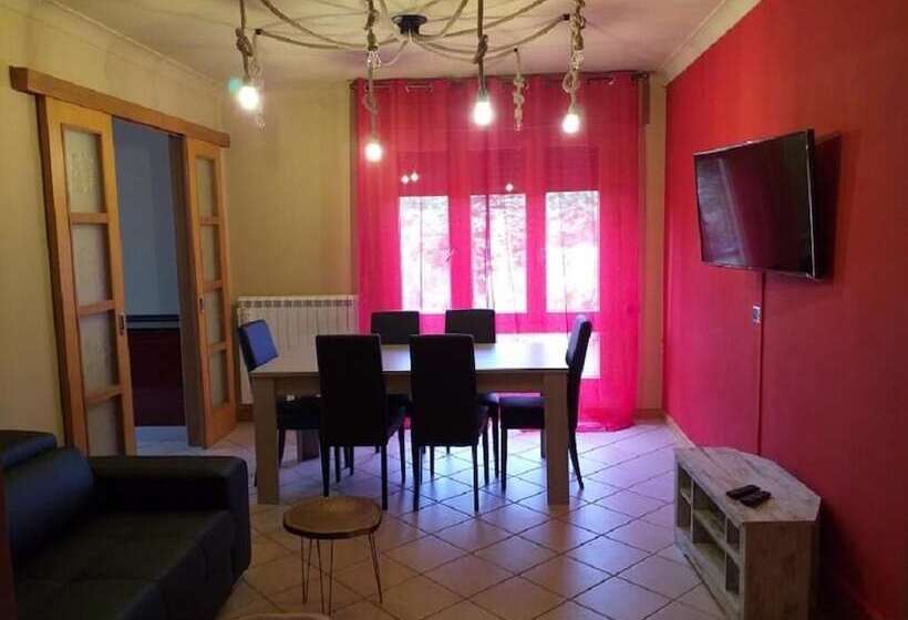 ペンション Room In Guest Room   Orange Room In Apartment