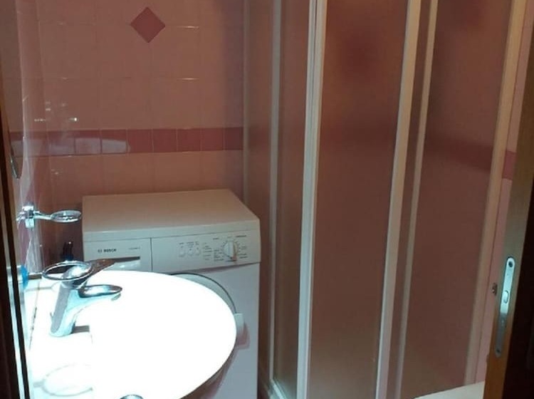 ペンション Room In Guest Room   Orange Room In Apartment