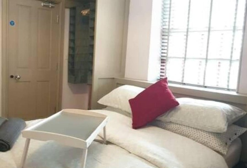 Пансион Turner En Suite Room In Canalside Guesthouse