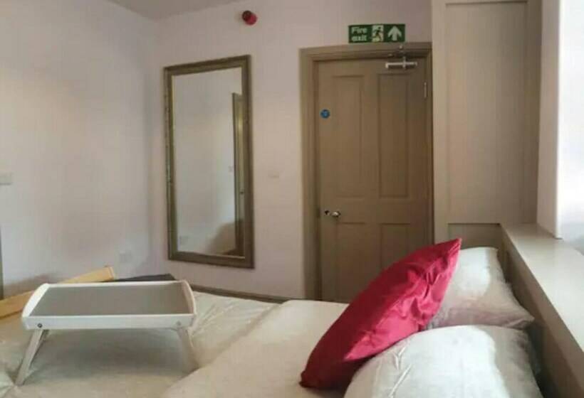 Пансион Turner En Suite Room In Canalside Guesthouse