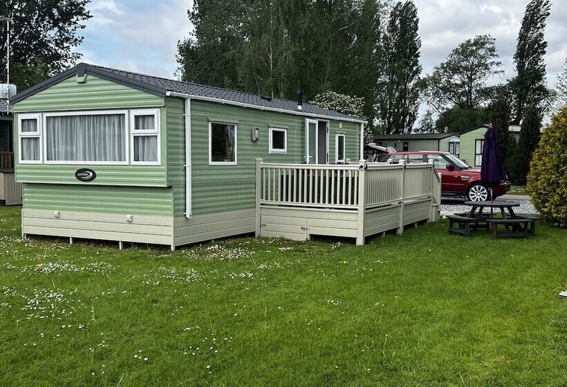 Relaxing And Quiet Holiday Cabin, Sleeps 4
