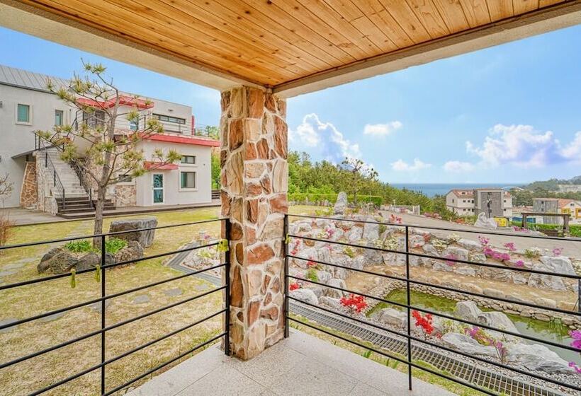 Samcheok Santorini Pension