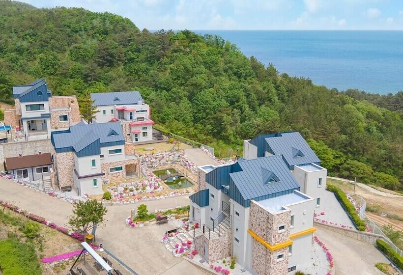 Samcheok Santorini Pension