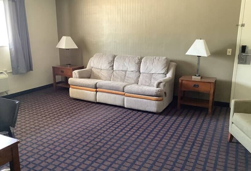 Silver Spur Vintage Inn & Suites