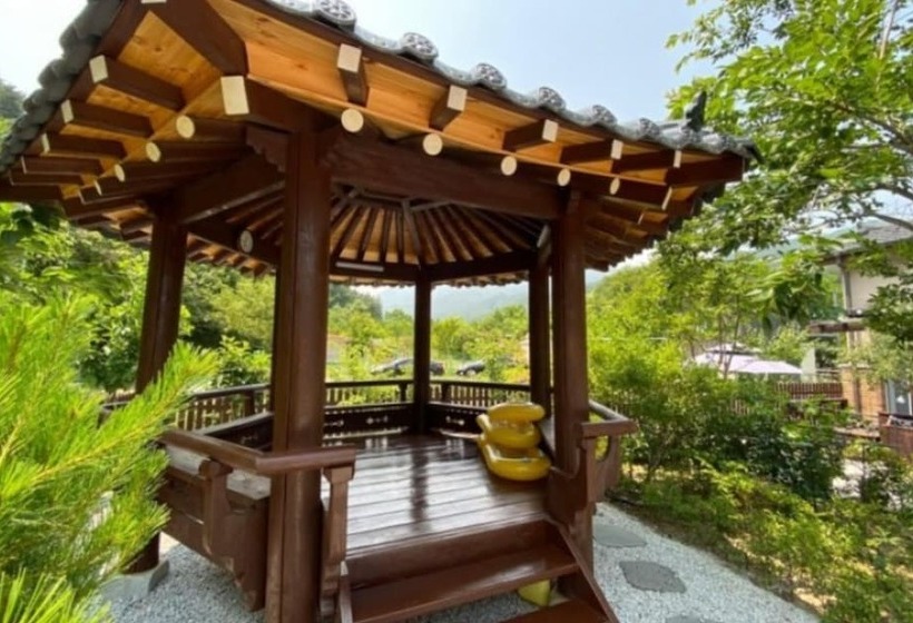 Sogeumgang Naetmulsori Pension