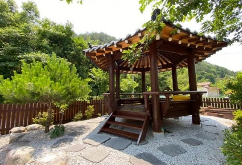 Sogeumgang Naetmulsori Pension