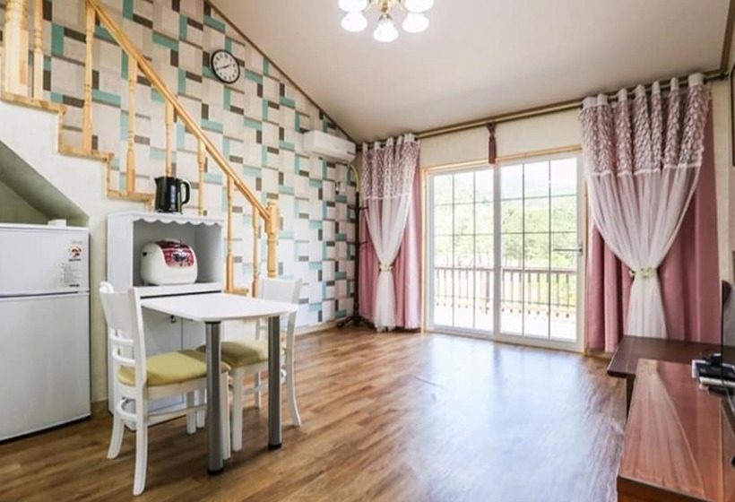 Sogeumgang Naetmulsori Pension