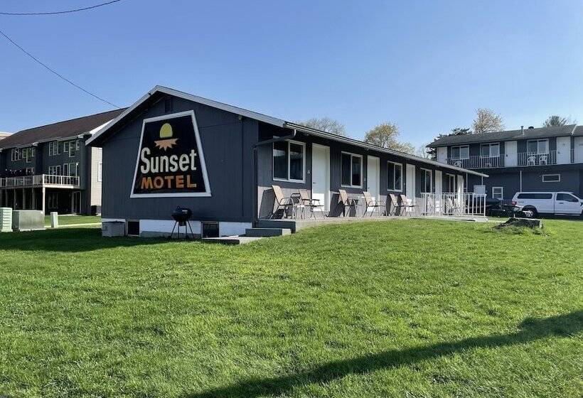 Sunset Motel