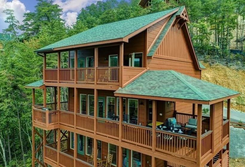 Sunset Vista   4 Bedrooms, 4 Baths, Sleeps 12 4 Cabin By Redawning