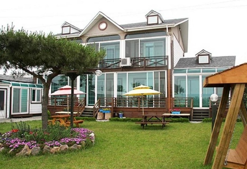 Taean Jeonyeongnoeul Pension