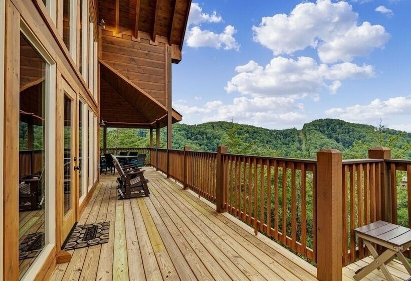 Take A Paws   3 Bedrooms, 3 Baths, Sleeps 8 1 Cabin By Redawning