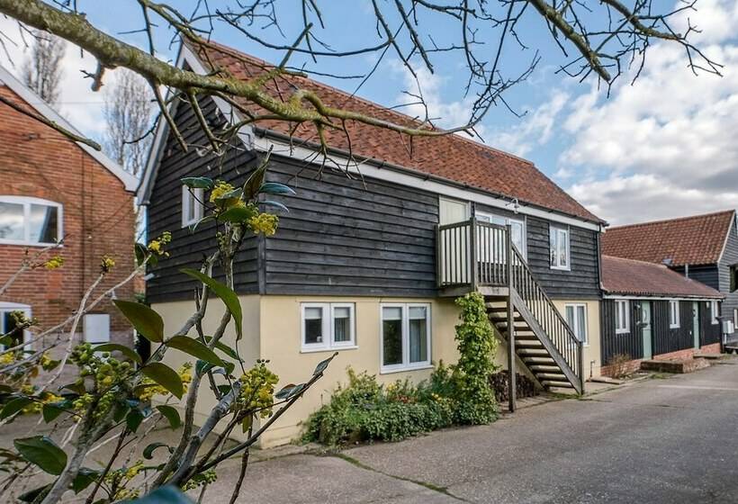 The Hayloft Boundary Farm Air Manage Suffolk